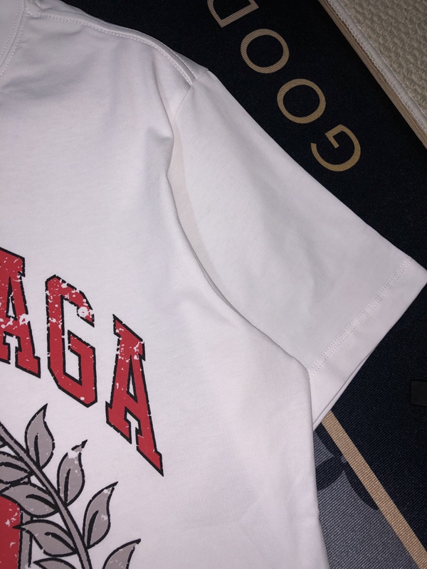 ブランドTシャツ角部分ディテール